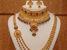 Gold : लगातार हो रहा सस्ता, जानिए आज कितना घटे रेट