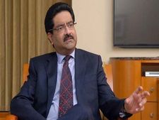 Vi : केएम बिड़ला छोड़ेंगे नॉन-एक्जेक्यूटिव चेयरमैन का पद, जानिए डिटेल