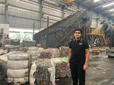 17 वर्षीय ने तैयार किया StartUp, रोज कई टन प्लास्टिक को बनाता है कपड़ा