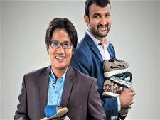 Business Plan : दो दोस्तों की गजब कहानी, पुराने जूतों से कमा रहे करोड़ों रु