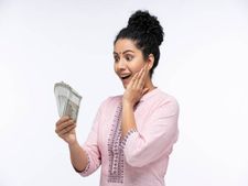 कमाई : महिला हैं तो ऐसे होगी हर माह कमाई, जानें तरीका 