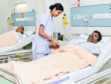 Ayushman Bharat Golden Card : फ्री होगा इलाज, ऐसे हासिल करें ये कार्ड