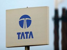 Tata Group Share : गिरावट में सब टूटे, जानिए आज का नुकसान 