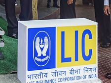 LIC : पॉलिसी खरीदते समय जरूर करें ये काम, वरना आपके अपनों को होगी परेशानी