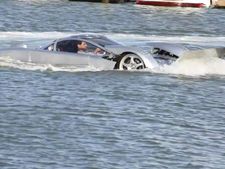 Sea Lion Car : जमीन पर रफ्तार का जवाब नहीं, पानी में बन जाती स्पीडबोट, चेक करें फीचर्स