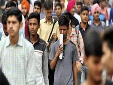 बेरोजगारों पर सरकार मेहरबान, हर महीने देगी पैसा