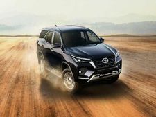Toyota Fortuner : एक तिहाई कीमत पर मिल रही ये शानदार कार
