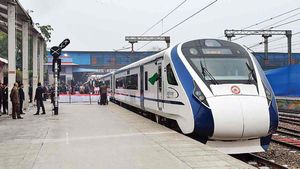 Budget 2023 : वंदे भारत और हाइड्रोजन ट्रेनों को लेकर हो सकता है बड़ा ऐलान, जानिए डिटेल