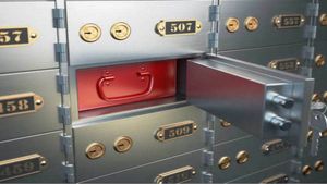Bank locker में रखे रुपये दीमक चट कर दे तो क्या मिलेगा मुआवजा, जानिए यहां