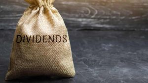 कमाई का मौका : 35 कंपनियां बांट रहीं Dividend, शेयर खरीदो और भरो जेब