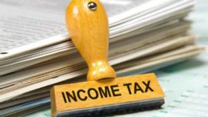 Budget 2023 : Income Tax के नाम पर खेल, 1 रु की आमदनी पर 25 हजार रु का टैक्स