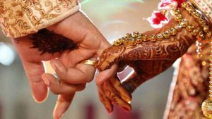 Government Scheme : बेटी के विवाह के लिए मिल रहे 51 हजार रु, जानिए लेने का तरीका