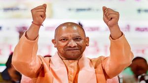 UP Government Scheme : महिलाएं बैंकिंग कोरेस्पोंडेंट बनकर कमाएं