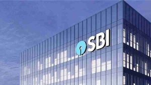 SBI Q4 result: शुद्ध लाभ 83 फीसदी बढ़कर 16,695 रु, दिया 11.30 रु का लाभांश
