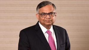 इंटर्न से चेयरमैन तक, TATA के चेयरमैन चंद्रशेखरन की पर्सनल लाइफ