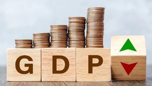 GDP में रही तेज उछाल, जानिए जानकारों ने क्या कहा   