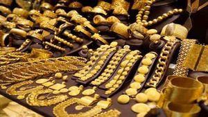 Gold : देश में हर वर्ष 800 टन सोना खरीदते है भारतीय, जानिए कहां से आता है इतना सोना