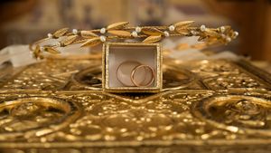 दिवाली से पहले गोल्ड सस्ता, जानें किस Gold के दाम कितना गिरे