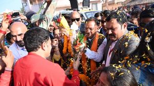 Chhattisgarh News: सीएम विष्णुदेव साय पहुंचे जशपुर, सौरभ सागर द्वार का किया लोकार्पण