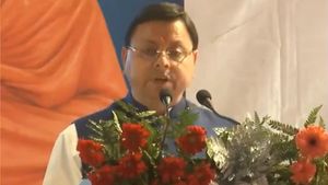 उत्तराखंड: CM धामी ने कर्मचारियों को दिया बड़ा गिफ्ट, पूरे सेवाकाल में एक बार प्रमोशन के मानकों में दी छूट