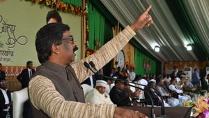 Jharkhand News: झारखंड में महिलाओं के हित मे लिए गए बड़े फैसले, सीएम हेमंत सोरेन ने दी जानकारी 