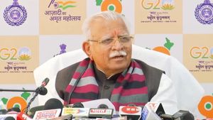 Haryana: 986 लोगों को खट्टर सरकार ने दी नौकरी, कौशल रोजगार के तहत भेजे ऑफर लेटर