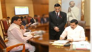 MP News: हुकमचंद मिल के मजदूरों को मिलेगा बकाया, CM मोहन यादव ने किये भुगतान के प्रस्ताव पर हस्ताक्षर