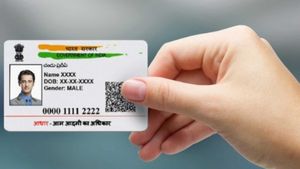 Aadhaar Card: अगर 18 साल की उम्र के बाद बनवा रहें हैं आधार तो ऐसे होगा वेरीफिकेशन