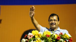 दिल्ली में अब 32 और प्रतिष्ठानों को 24 घंटे खोलने की तैयारी में केजरीवाल सरकार