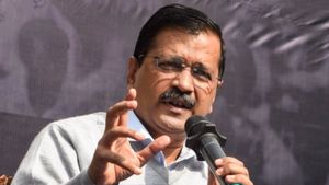 दिल्ली की केजरीवाल सरकार ने MCD को जारी किया 803 करोड़ का फंड 