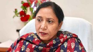 पंजाब: मिशन रोजगार की गति तेज, मंत्री बलजीत कौर ने अपने विभाग में 5 क्लर्कों को सौंपी नियुक्ति पत्र 