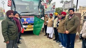 पंजाब: रणबीर सिंह भुल्लर ने सीएम तीर्थयात्रा योजना के तहत फिरोजपुर से 5वीं बस को हरी झंडी दिखाकर किया रवाना