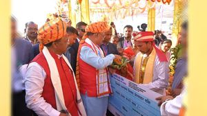  Chhattisgarh News: तातापानी महोत्सव में \