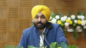 पंजाब: गुरु गोबिंद सिंह के प्रकाश पर्व अवसर पर मुख्यमंत्री भगवंत मान ने 461 युवाओं को सौंपे नियुक्ति पत्र 