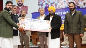 पंजाब सीएम मान ने नेशनल व एशियन गेम्स के खिलाड़ियों को किया सम्‍मानित, इनाम के तौर पर दिए 33.83 करोड़ रुपए 