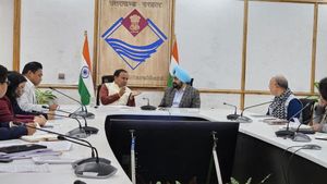 Uttarakhand News: उत्तराखंड के 4000 अतिथि शिक्षकों का बढ़ेगा मानदेय, विभाग से मांगा प्रस्ताव