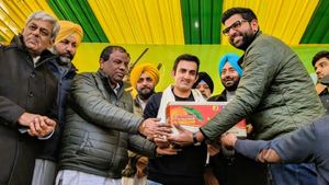 हरियाणा के सिरसा पहुंचे गौतम गंभीर, कहा- नशे के खिलाफ JJP की मुहिम सराहनीय