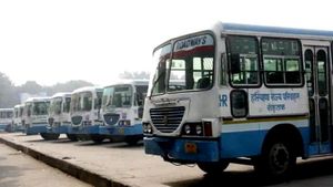 Haryana News: हरियाणा में चार रूटों पर बस सेवाओं में किया गया विस्तार, जानिए किस रूट पर बढ़ी बसें