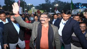 Jharkhand News: झारखंड सरकार ट्रांसजेंडरों के उत्थान के लिए बनाएगी बोर्ड, हर जिले में बनेगी कमेटी