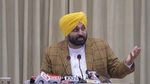 पंजाब: सभी सरकारी अस्पतालों में अंदर ही मिलेगी दवाई, बाहरी दवा नहीं लिख सकेंगे डॉक्टर, बोले CM मान 