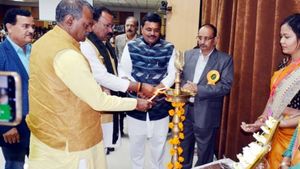 मध्‍य प्रदेश: उद्यानिकी मंत्री कुशवाह ने संरक्षित खेती की नई तकनीकी से फसल उत्पादन दुगना करने की दी सलाह 