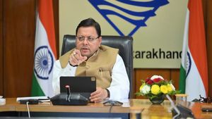 उत्तराखंड में सरकारी लोन की मदद से पनप रहे रोजगार, पोल्ट्री फॉर्म से लेकर जूट बैग बनाने का व्यवसाय हुआ शुरू 