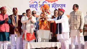 'दीदी-बैंणा' नारी शक्ति महोत्सव में शामिल हुए CM धामी, 217 करोड़ की 65 विकाय योजनाओं का किया लोकार्पण