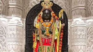 UP News: श्रीरामलला की प्राण प्रतिष्ठा के बाद अयोध्या का हो रहा चहुंमुखी विकास, स्थानीय व्यापारियों में खुशी