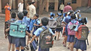 यूपी में स्कूलों का होगा डिजिटाइजेशन, विद्यालयों की बदलेगी तस्वीर