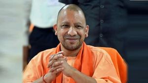   UP News: योगी सरकार ने बदली अयोध्या की तस्वीर, युवाओं को बनाया  स्वावलंबी