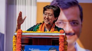 दिल्ली के लिए क्यों जरूरी है घर- घर राशन स्कीम? मंत्री आतिशी ने बताई वजह 