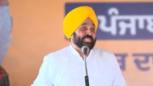 पंजाब: 'सभी रजिस्ट्रियों से हटा दी NOC', CM मान ने दी खुशखबरी, AAP नेताओं ने फैसले का किया स्वागत