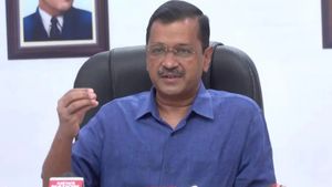 दिल्लीवासियों के लिए गुड न्यूज,मेट्रो के चौथे चरण के अड़चन होगी दूर, केजरीवाल सरकार ने दी मंजूरी 