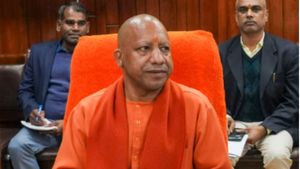 यूपी सीएम योगी ने 3,077 आंगनवाड़ी कार्यकत्रियों को नियुक्ति पत्र सौंपे, आंगनवाड़ी भवनों का किया शिलान्‍यास 